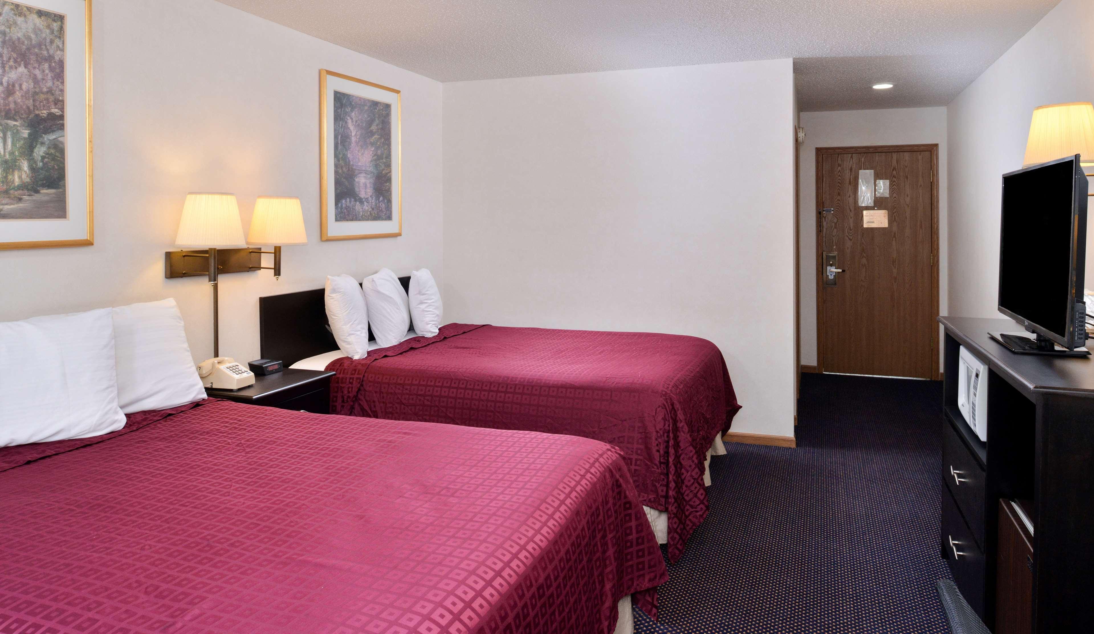 Americas Best Value Inn Knob Noster Esterno foto
